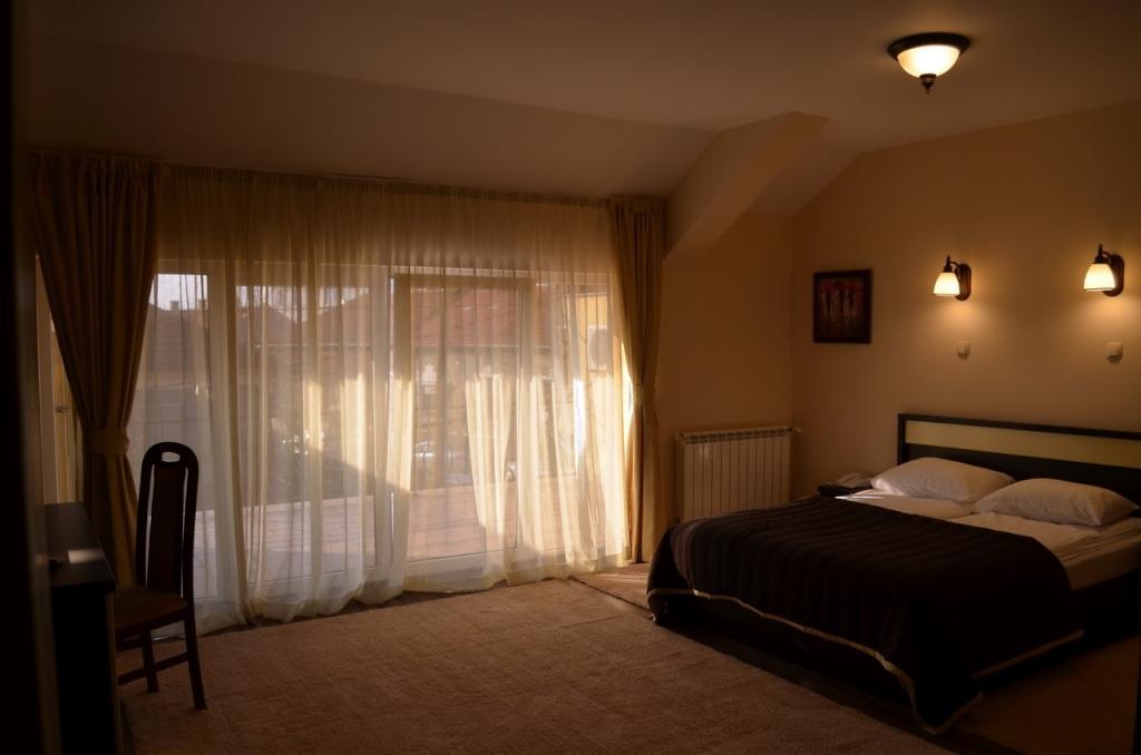 Vila Gardenia Hotel Oradea Luaran gambar