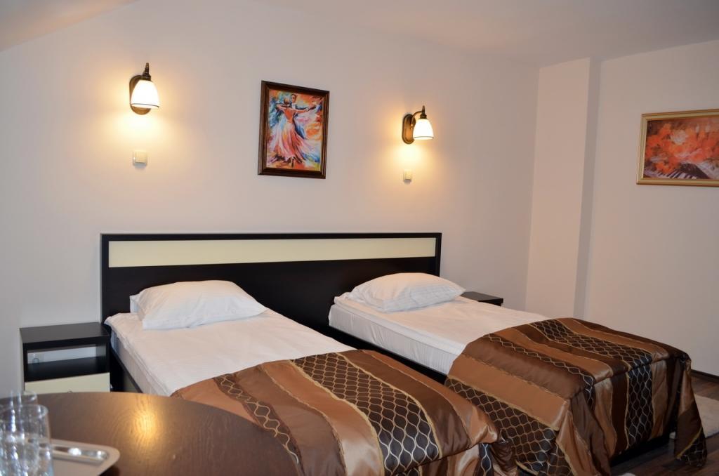 Vila Gardenia Hotel Oradea Luaran gambar